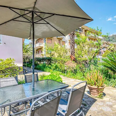 2 Bedroom Gorgeous In Rapallo